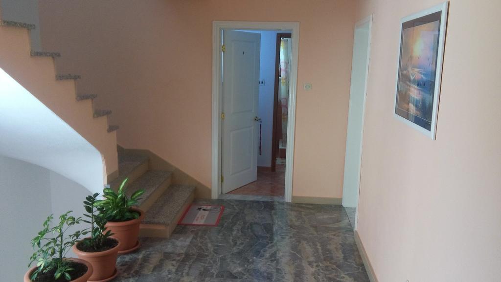 Apartments Erceg 오미스 외부 사진