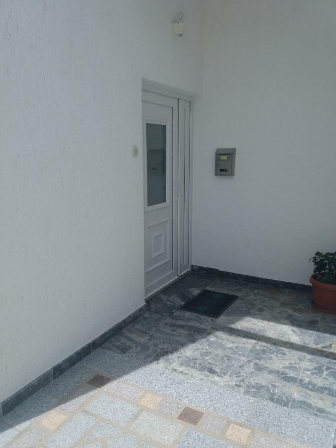 Apartments Erceg 오미스 외부 사진