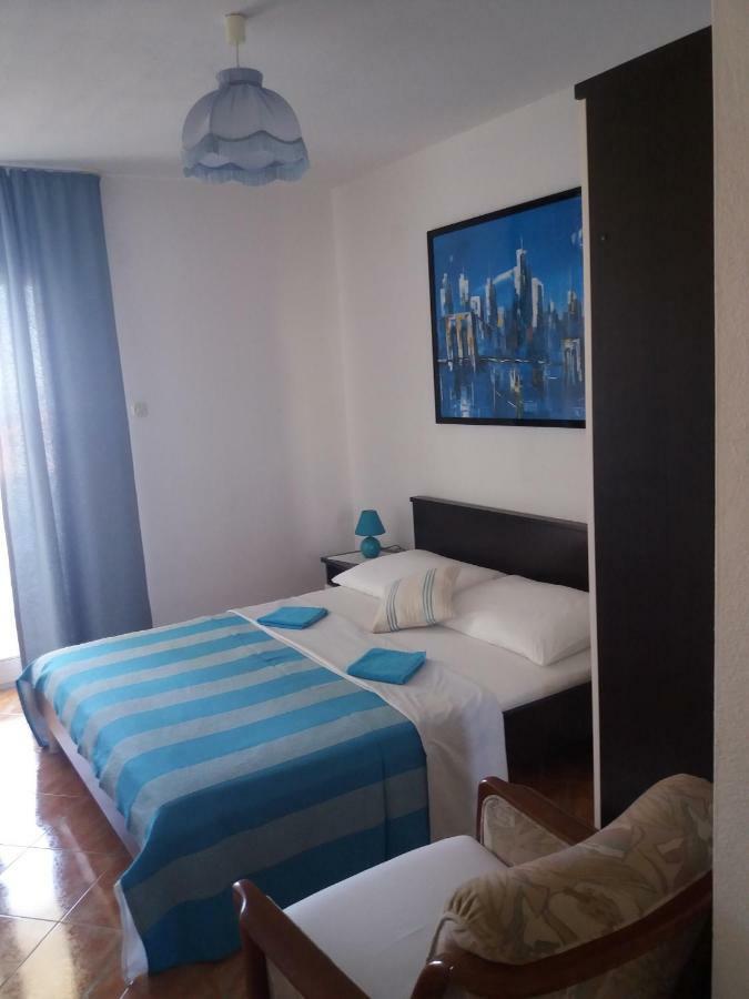 Apartments Erceg 오미스 외부 사진
