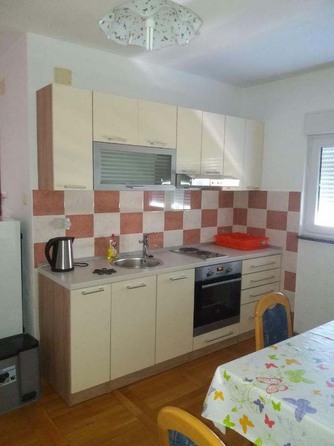 Apartments Erceg 오미스 외부 사진