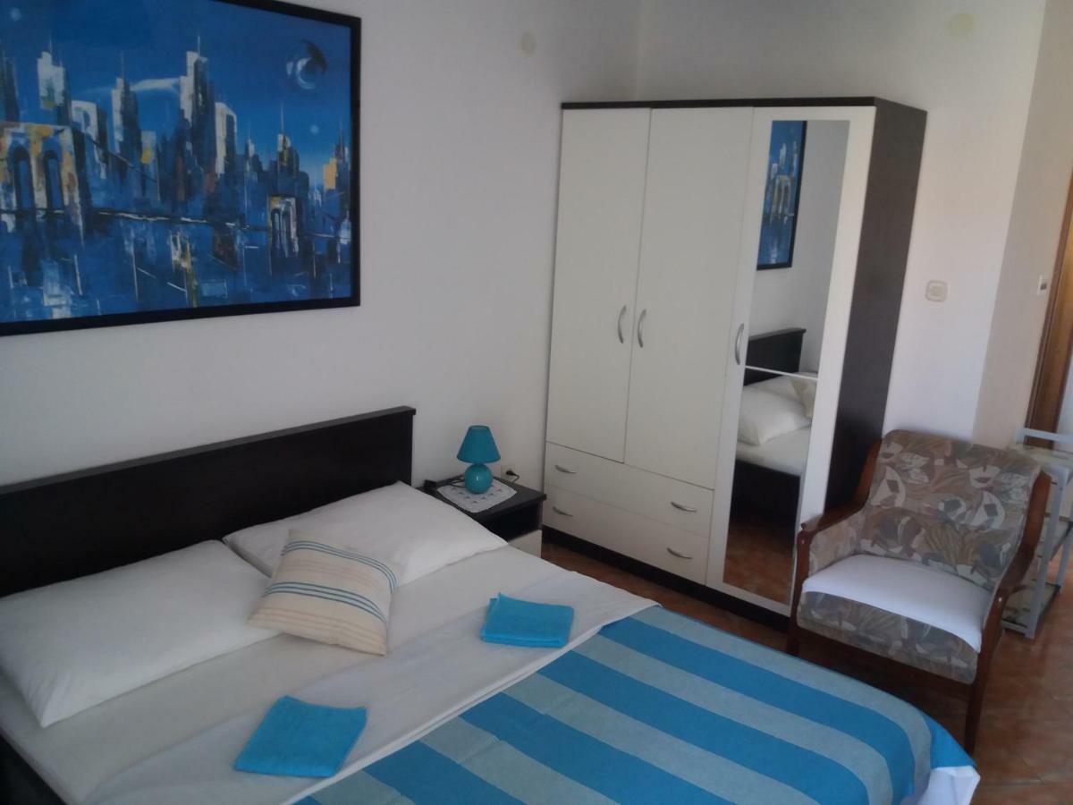 Apartments Erceg 오미스 외부 사진