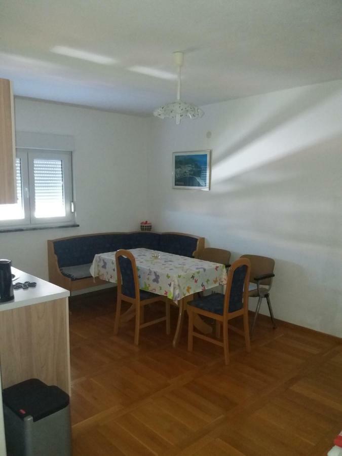 Apartments Erceg 오미스 외부 사진