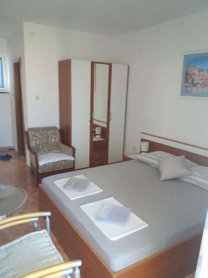 Apartments Erceg 오미스 외부 사진