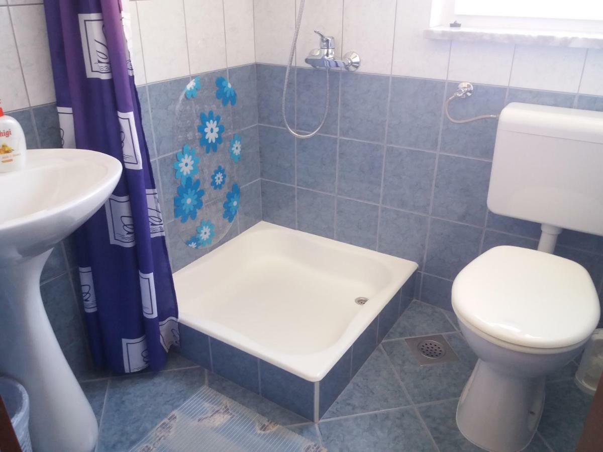 Apartments Erceg 오미스 외부 사진